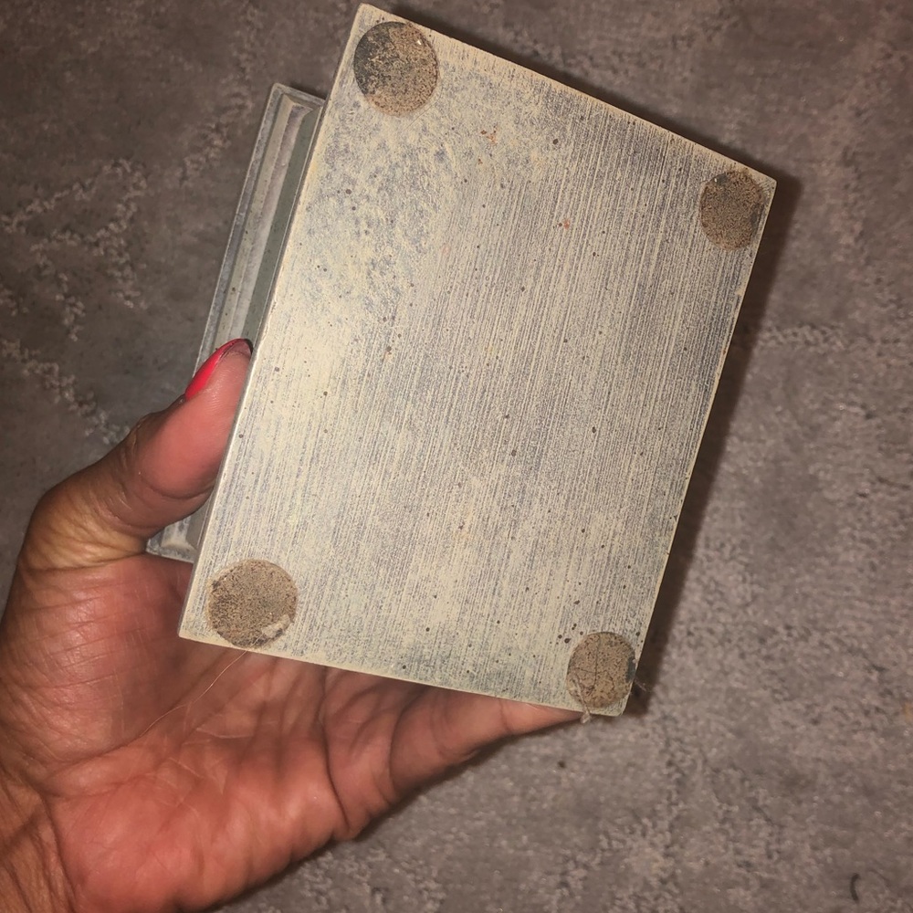 Textured box - Picture 6 of 9